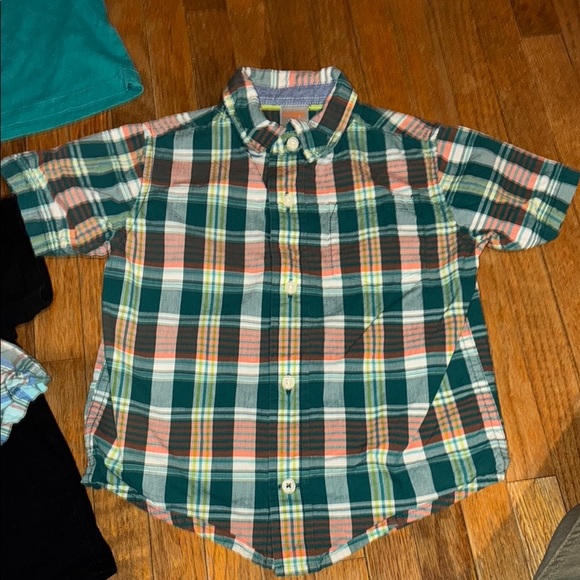 Graphic Tees and Plaid Button-Up Tees - Picture 6 of 9